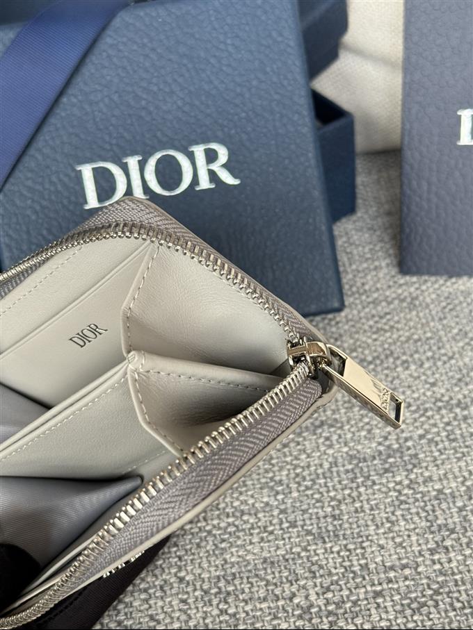 2025228Y230P182126220