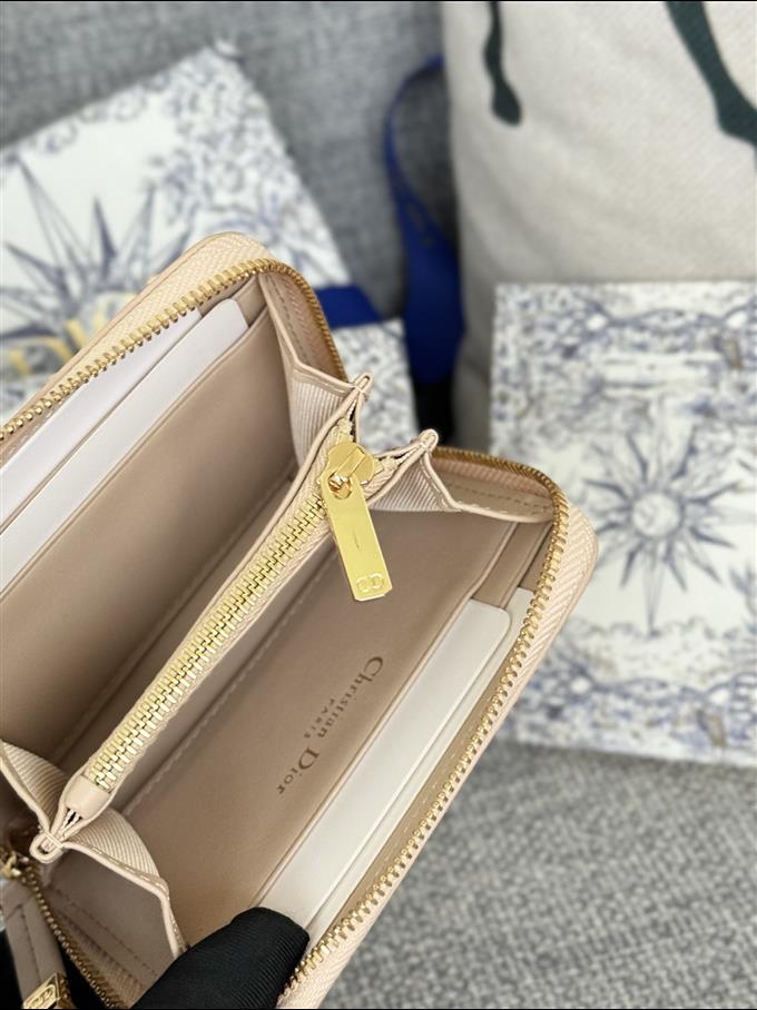 2025228Y240P182126894