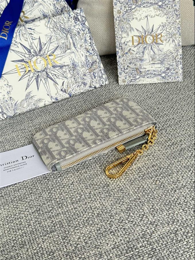 2025228Y240P182127111