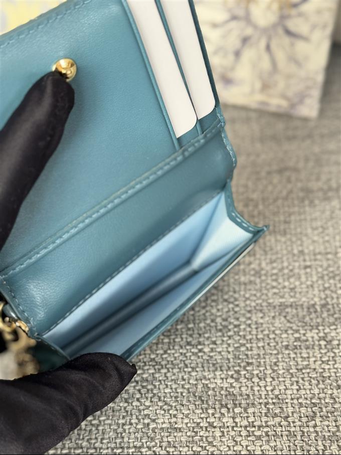 2025228Y240P203544575