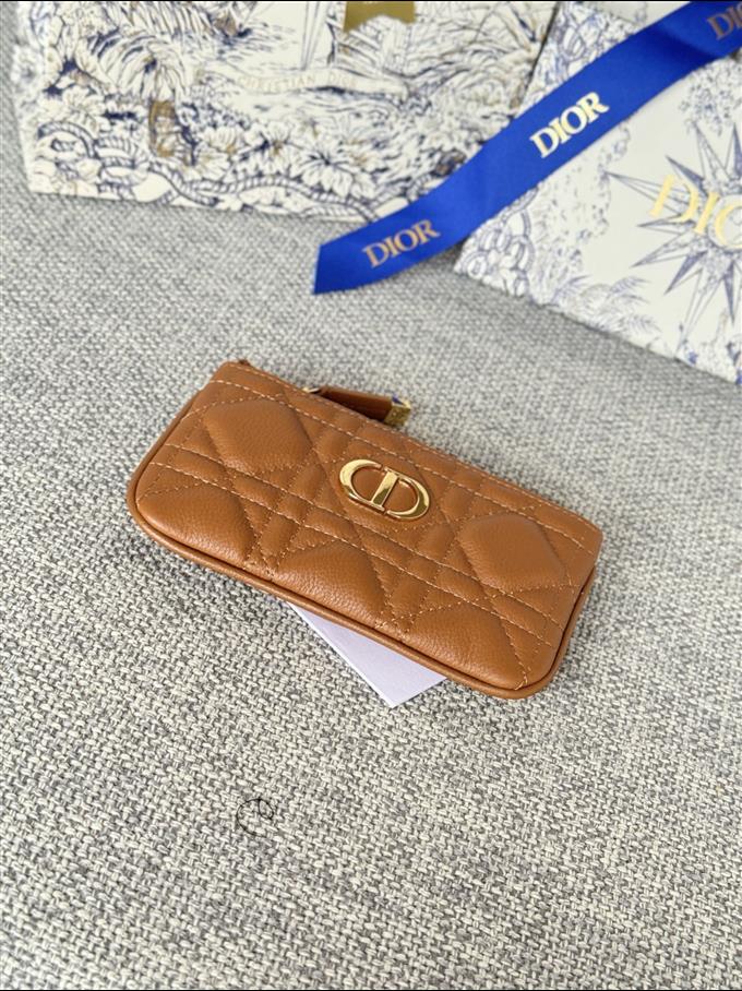 2025228Y250P182127689