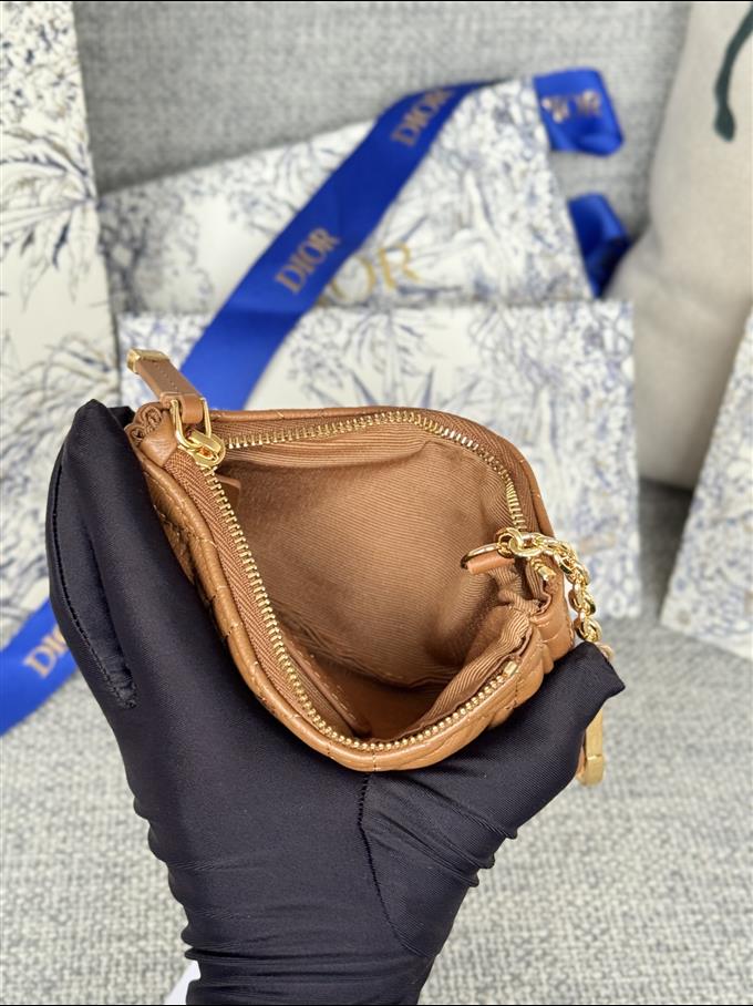 2025228Y250P182127735