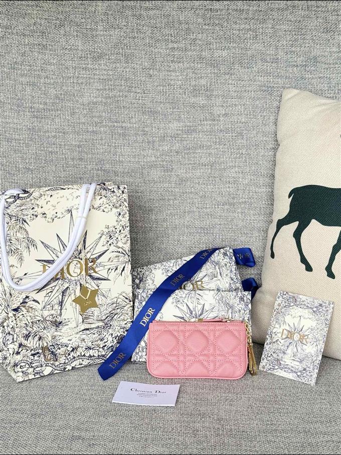 2025228Y250P182127939