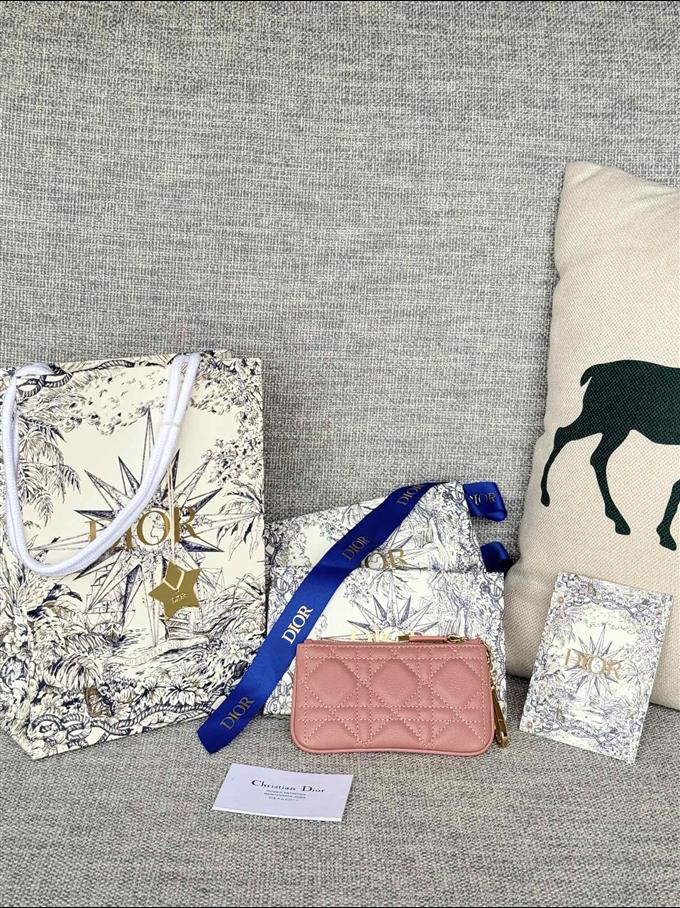 2025228Y250P182128362