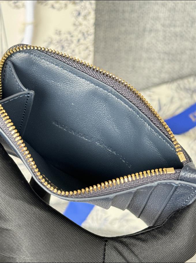 2025228Y250P20379188