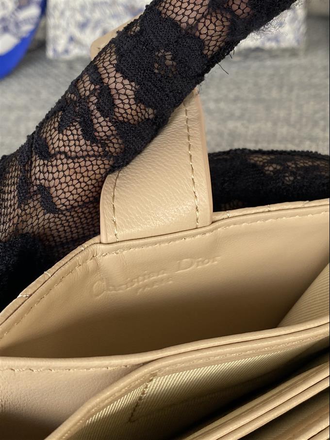 2025228Y260P203547111