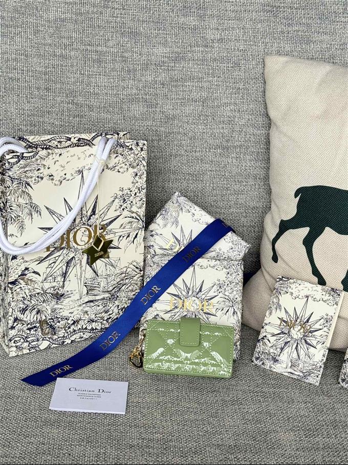 2025228Y260P203548535