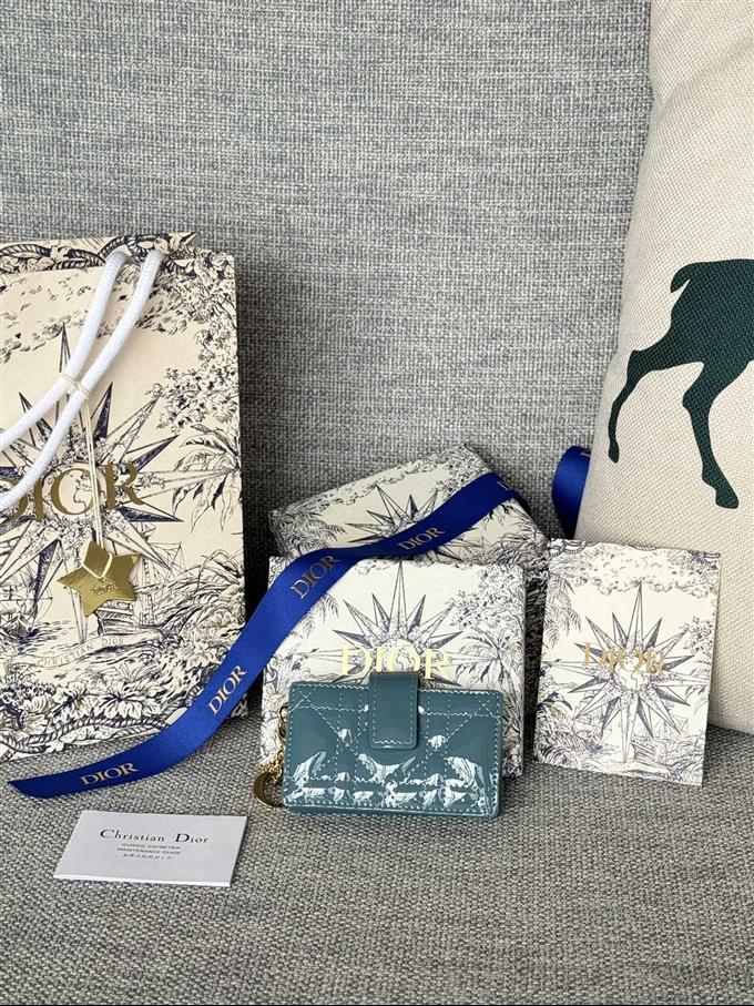 2025228Y260P203549102