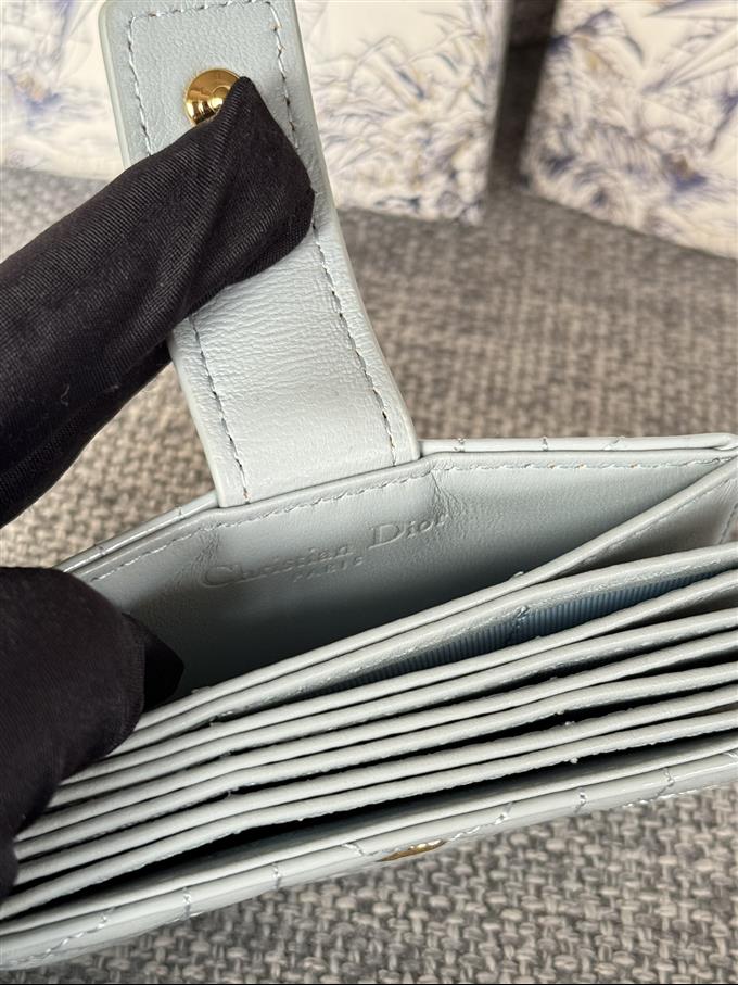 2025228Y260P20354985