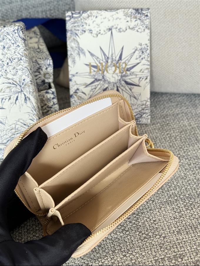 2025228Y270P182133902