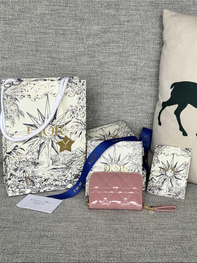 2025228Y270P182136374