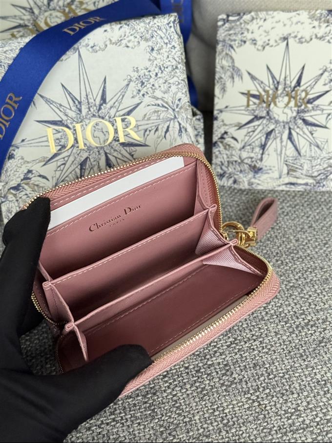 2025228Y270P182136469