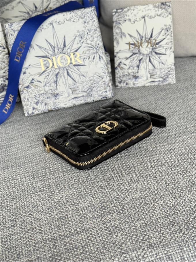 2025228Y270P182136834