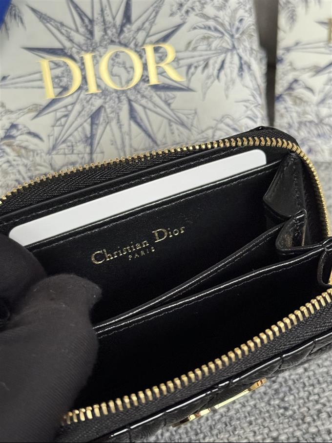 2025228Y270P182136912