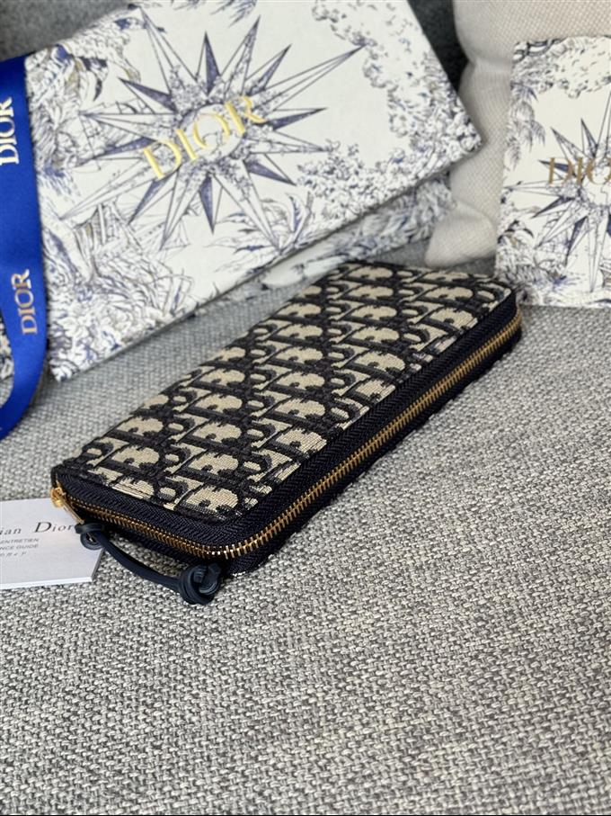 2025228Y270P182137261