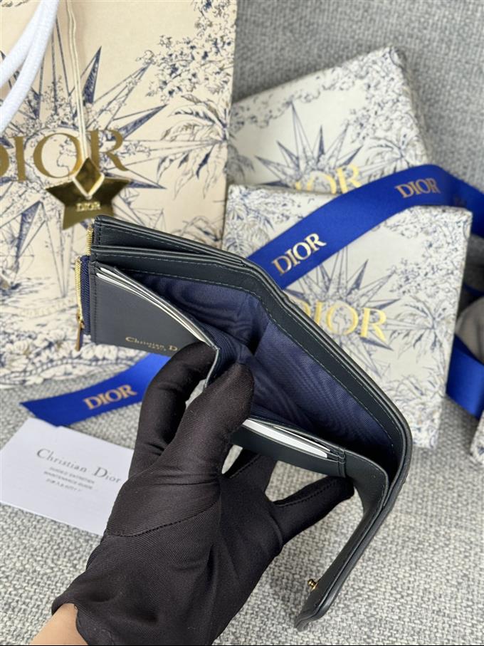 2025228Y280P182137923