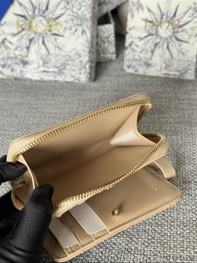 2025228Y330P203710900