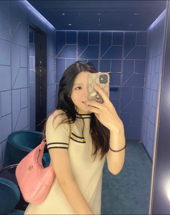 2025210C731817N202158601