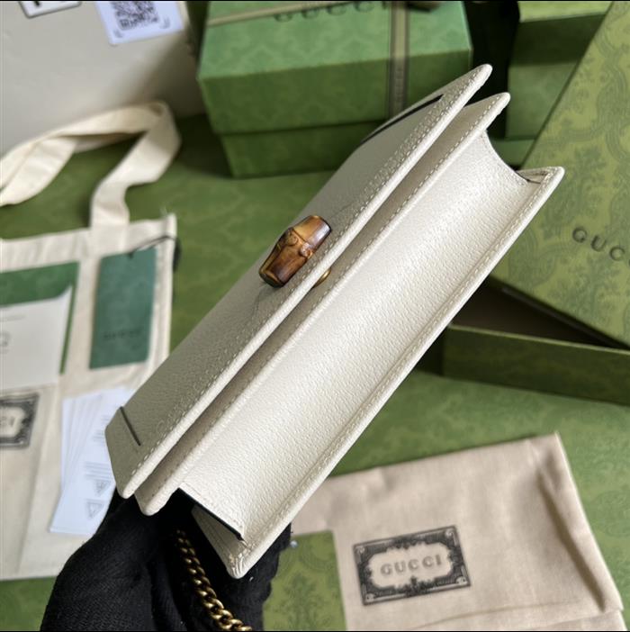 2025210C696817N202044267