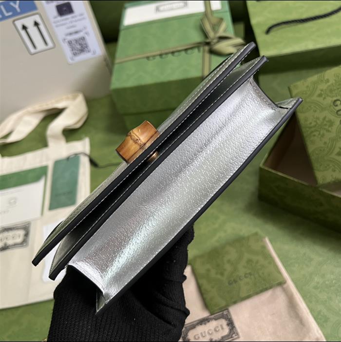 2025210C696817N202044409