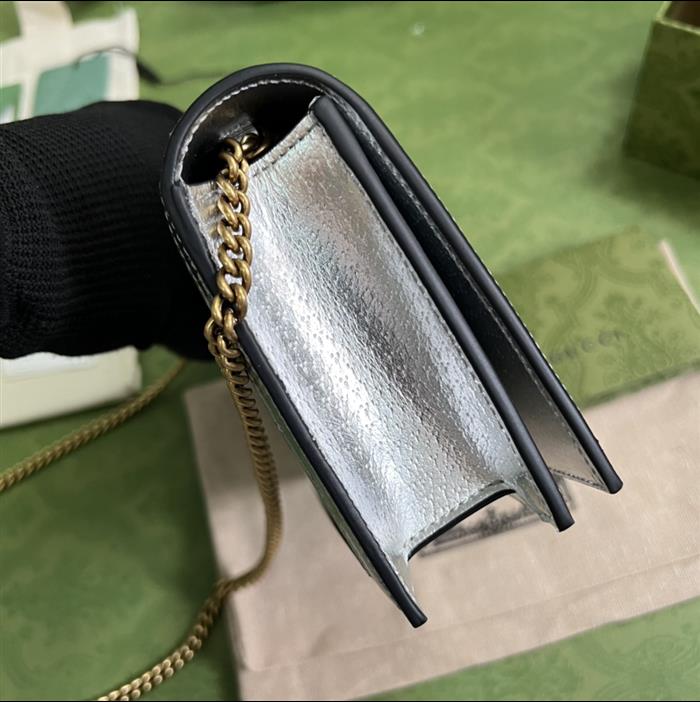 2025210C696817N202044425