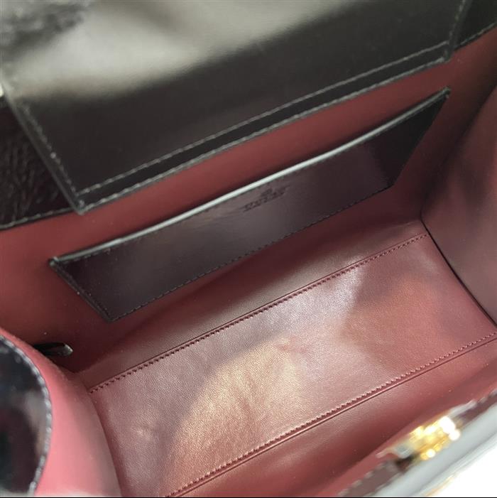 2025210C702721N202046772