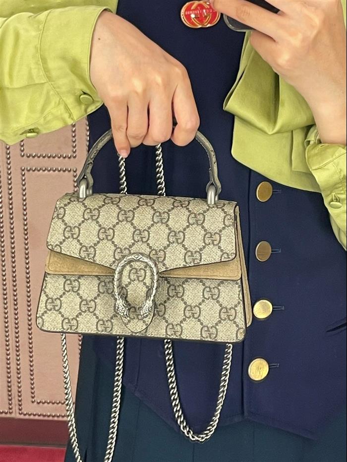 2025210C752029N20197272