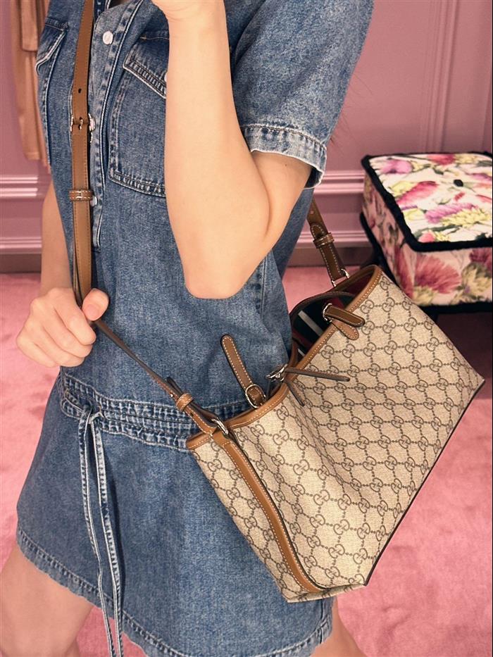 2025210C815214N202225536