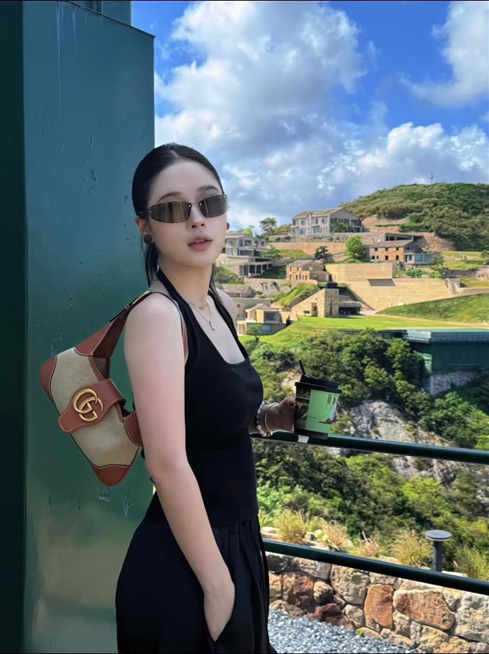 2025210C735106N201248712