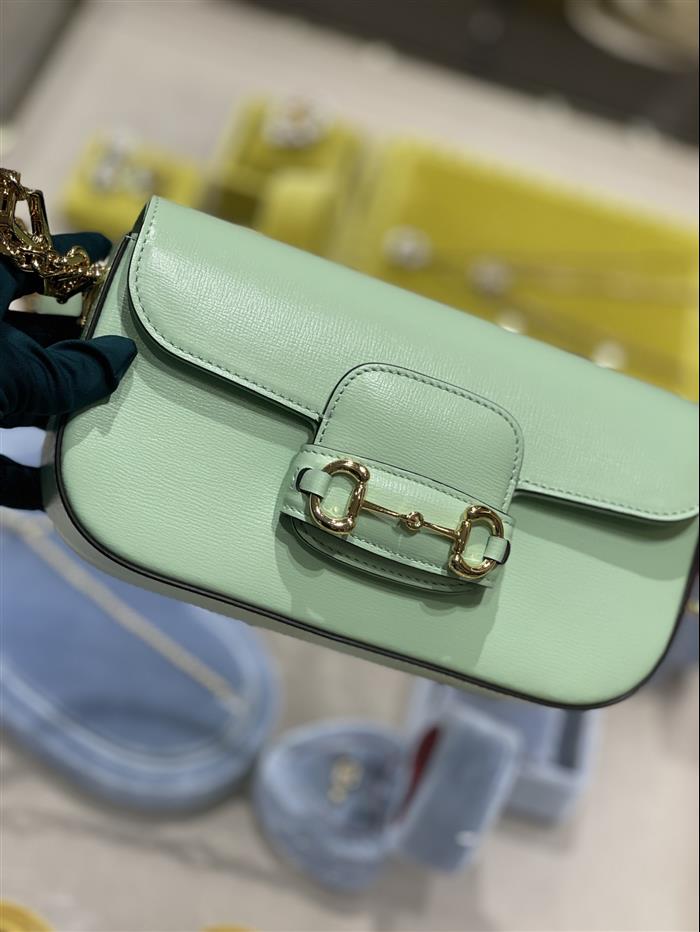 2025210C735178N201958696