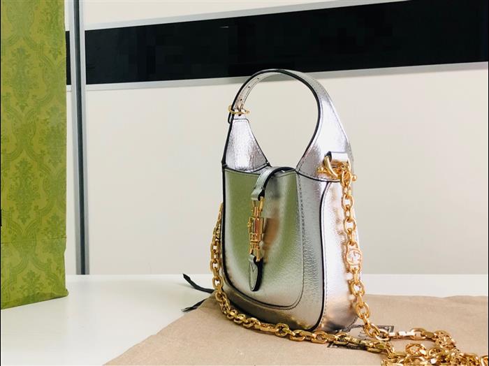 2025210C675799N202011678