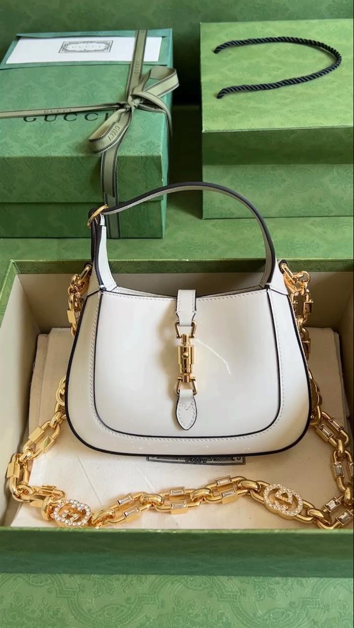 2025210C699651N202013206