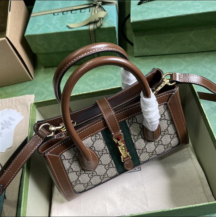 2025210C772126N202013646