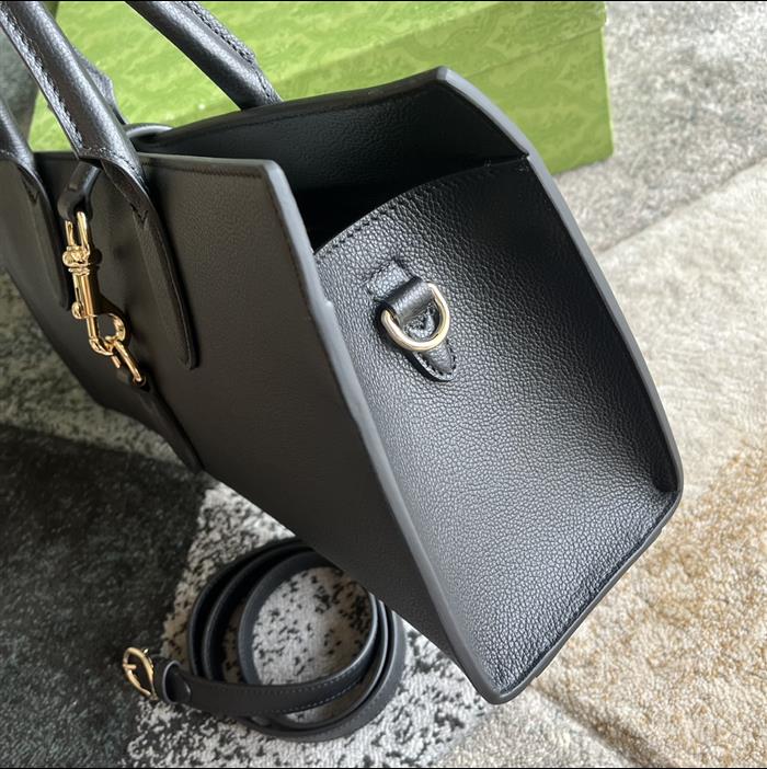 2025210C795282N202028676