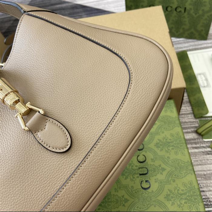 2025210C810232N202031677