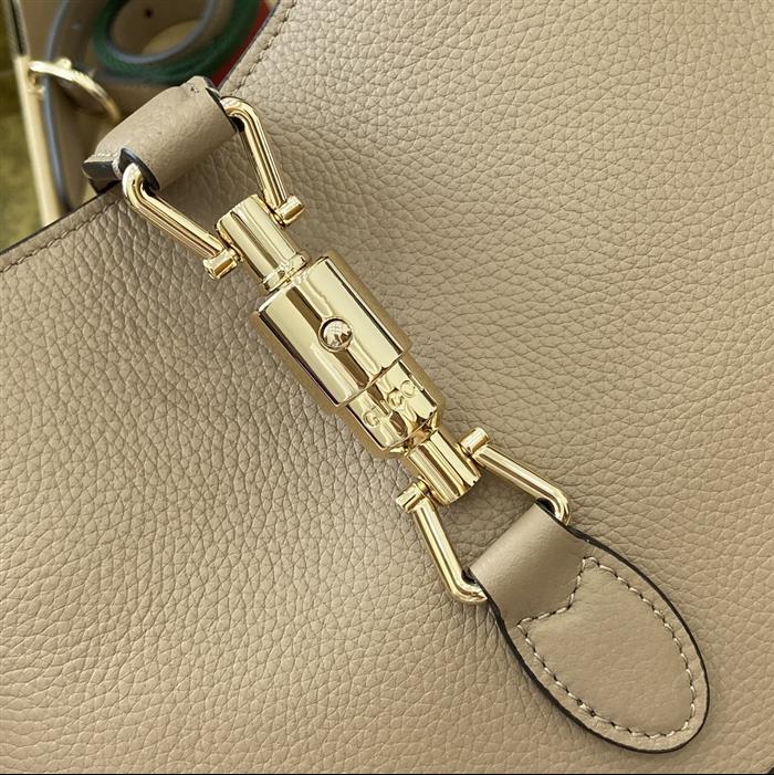 2025210C810232N202031739