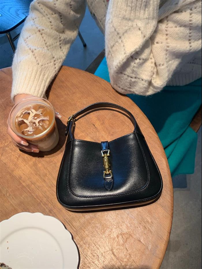 202529C637091N164113902