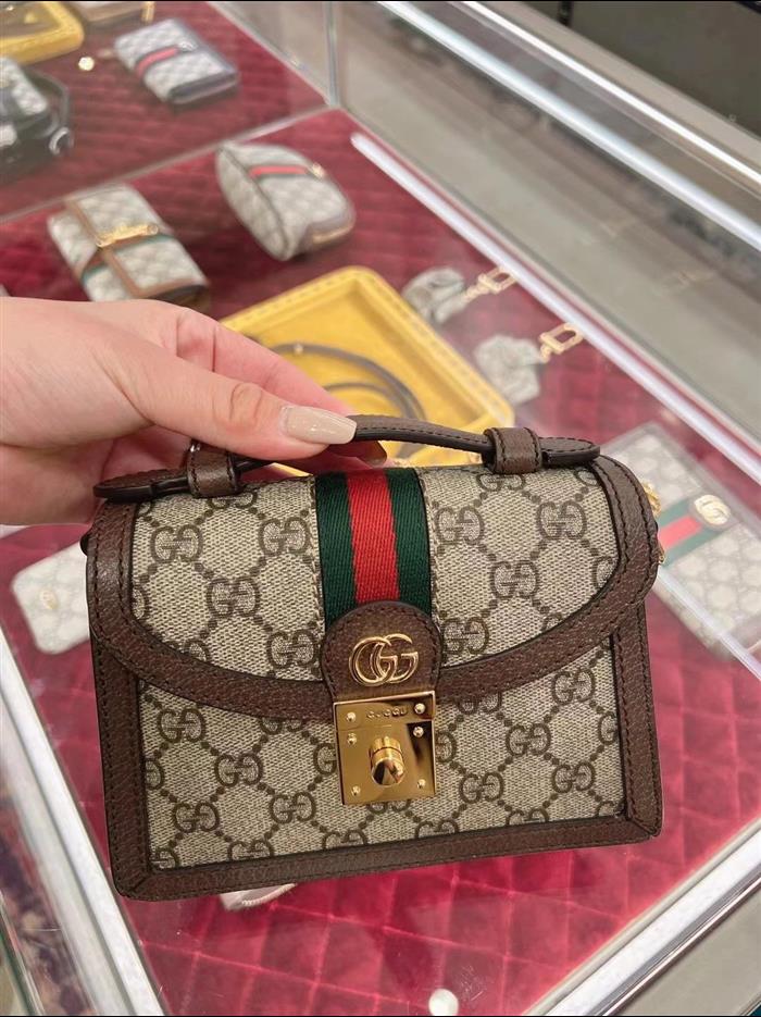 2025210C696180N201823885