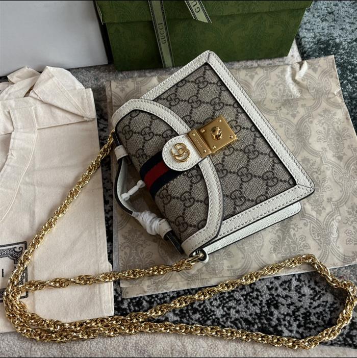 2025210C696180N201824417