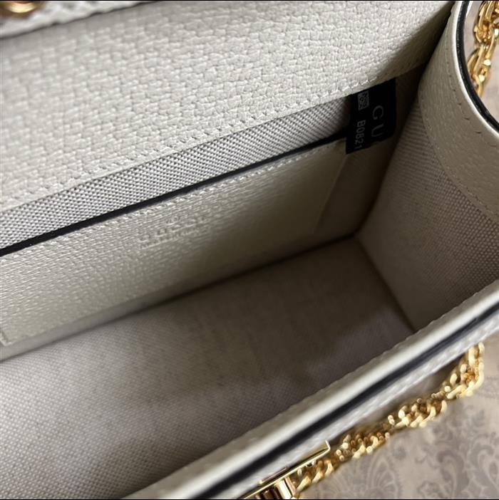 2025210C696180N201824464