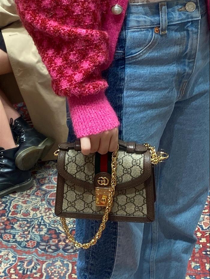 2025210C696180N201824542