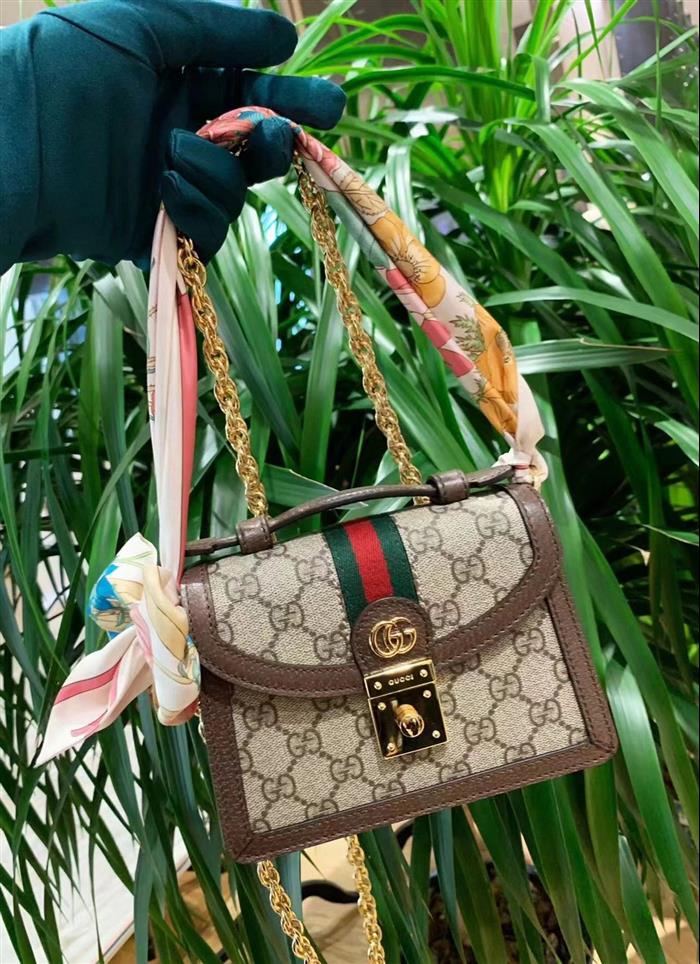 2025210C696180N201824557