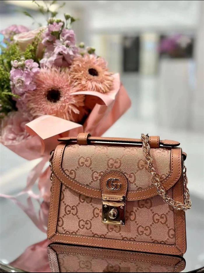 2025210C696180N201824596