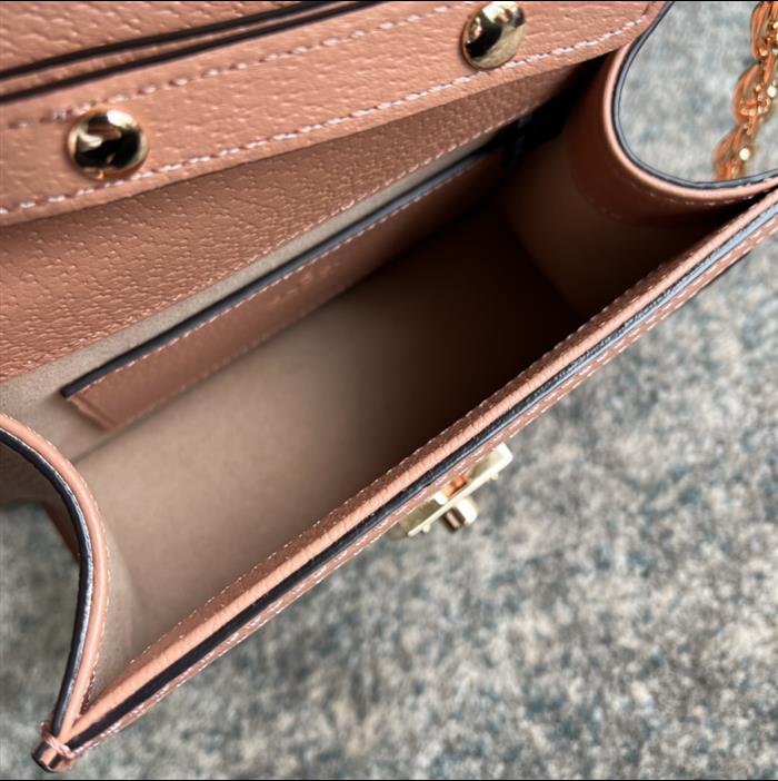 2025210C696180N201824733