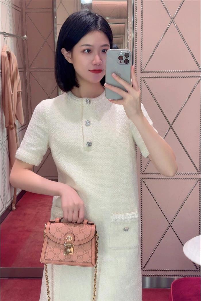 2025210C696180N201824844