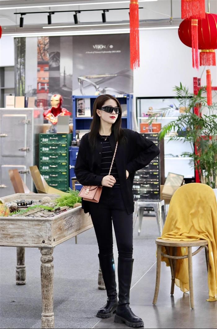 2025210C696180N201824875