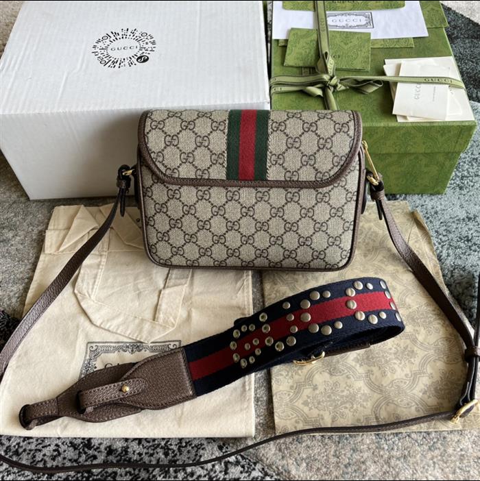 2025210C722117N201827694