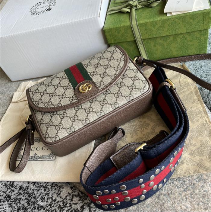 2025210C722117N201827726