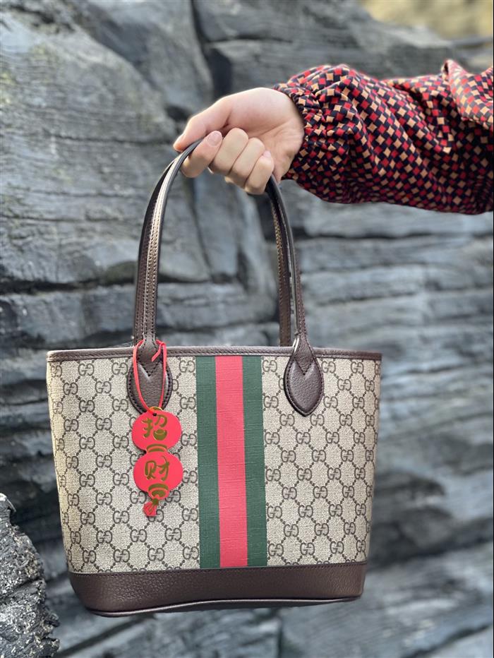 2025210C726762N201834800