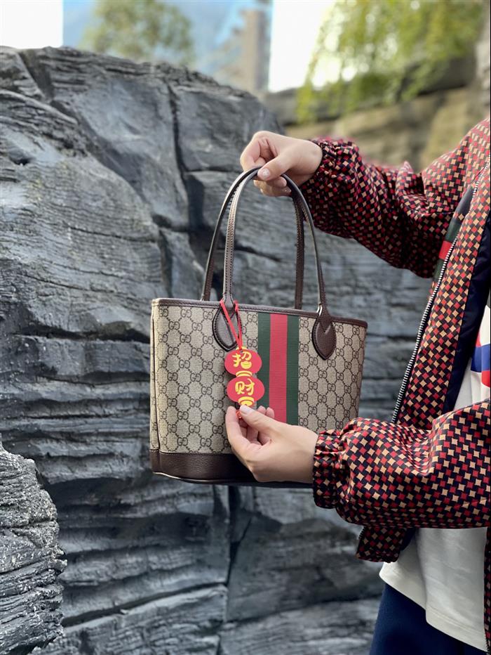 2025210C726762N201834816